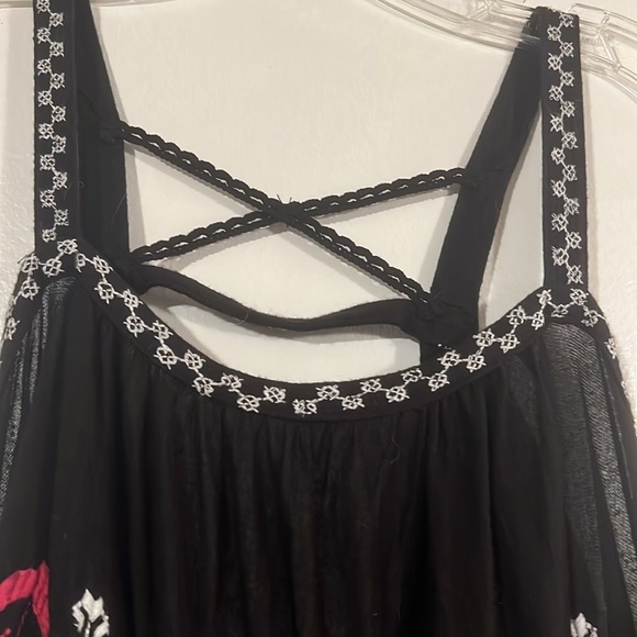 Free People black/embroidery peep shoulder top. straps w/crisscross back detail - Picture 5 of 10